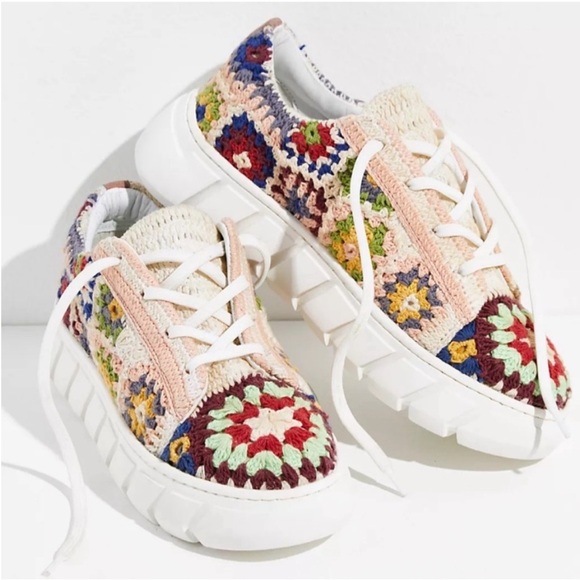 Free People Women’s Catch Me If You Can Multicolor Crochet Sneakers Sz 39/9 - Picture 1 of 9